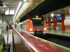 München, Hauptbahnhof tief. Az S-Bahn állomása, a pályaudvar alatt., München (forrás: Németh Attila)