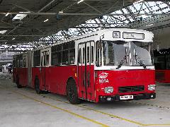Gräf & Stift GU230/54/59/3 típusú csuklós busz, melyből 1974/75-ben 45 db-ot szereztek be. A forgalomból 1990-ben vonták ki. (forrás: Müller Péter)
