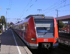 S-Bahn, azaz elővárosi gyorsvasút Suttgartban. A 9 óra utáni bérlet is érvényes ezekre is., Vaihingen Bahnhof, Stuttgart (forrás: Németh Attila)