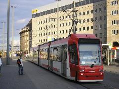A nürnbergi villamoshálózatot a GT8N2 típus uralja. Ez azonos a müncehni R 3.3 típussal, ennek továbbfjlesztése a budapesti Combino., Hauptbahnhof, Nürnberg (forrás: Németh Attila)