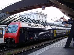 450-es mozdony toltvonati ingaszerelvénnyel, Zürich (forrás: Németh Attila)