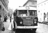 A 72-es viszonylatról átszerelt Ikarus 60T trolibusz a 76-oson, a Bethlen Gábor utcában., Bethlen Gábor utca, Budapest (forrás: Németh Zoltán Ádám gyűjteménye)