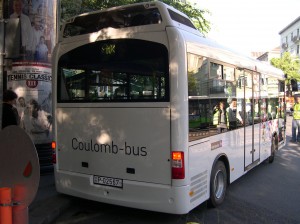 A Coulomb az elektromos töltés hivatalos mértékegysége, innen a busz szójátékon alapuló elnevezése. (Forrás: Istvánfi Péter)